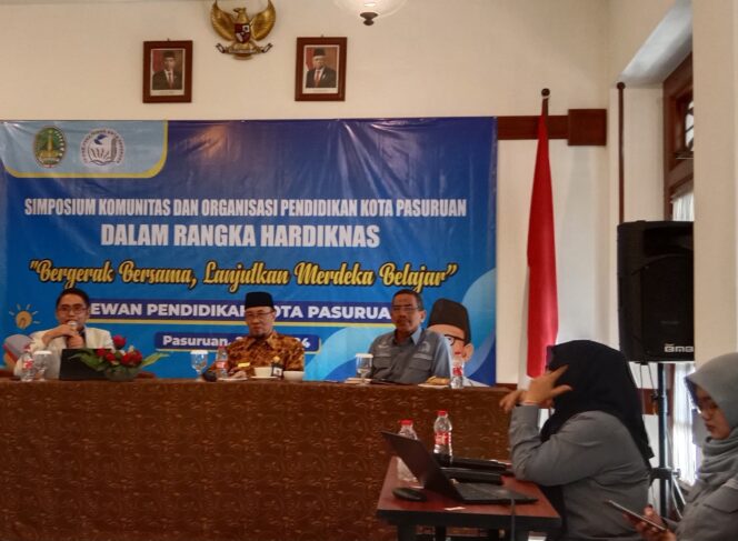 
Semarakkan Hardiknas 2024, Dewan Pendidikan Kota Pasuruan Gelar Simposium Komunitas dan Organisasi Pendidik