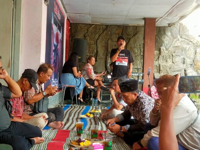 
Relawan Barata Trenggalek Launching Posko Kemenangan Gus Ipin