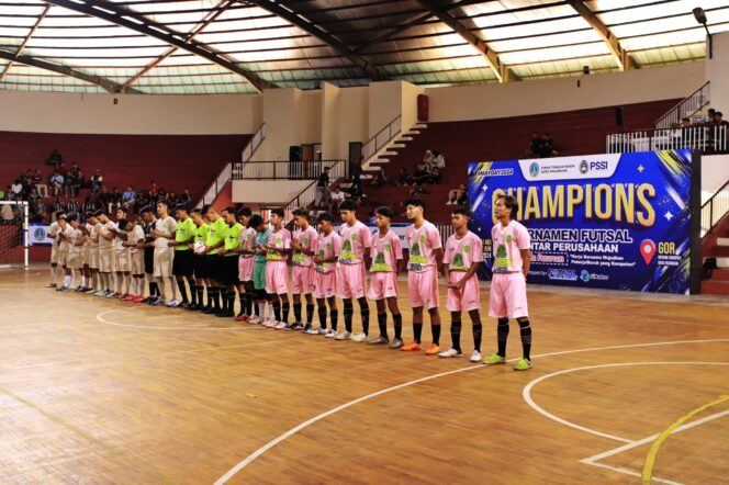 
Buka Futsal Antar Perusahaan se-Kota Pasuruan, Mas Adi Sebut Jadi Momentum Bangun Kolaborasi