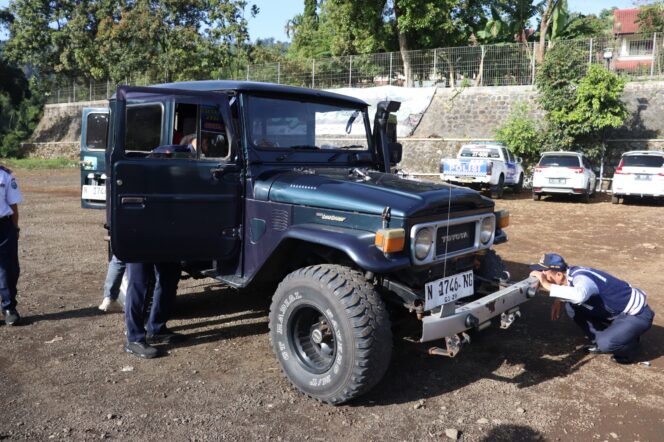 
Dishub Probolinggo Gelar Ramp Check Pemeriksaan Kendaraan dan Check Kesehatan Jasa Angkutan Bromo