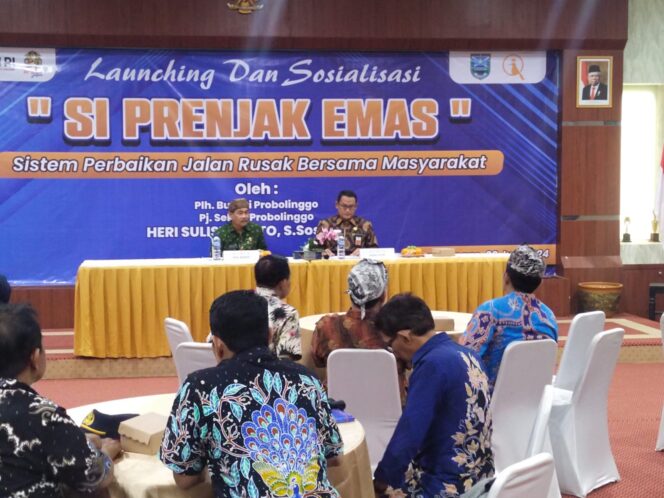 
DPUPR Kabupaten Probolinggo Berikan Sosialisasi Aplikasi SI Prenjak Emas