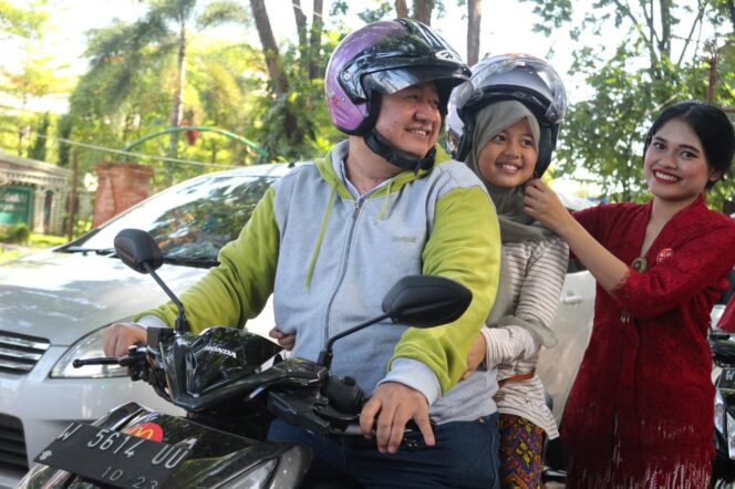 
Bonceng Anak Naik Motor, Perhatikan 5 Hal ini Agar #Cari Aman Saat Berkendara