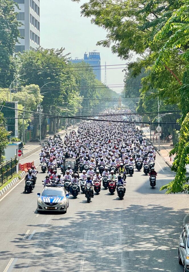 
Tutup Rangkaian Parade Vario160, Diikuti Total 5.000 Pecinta Honda Vario