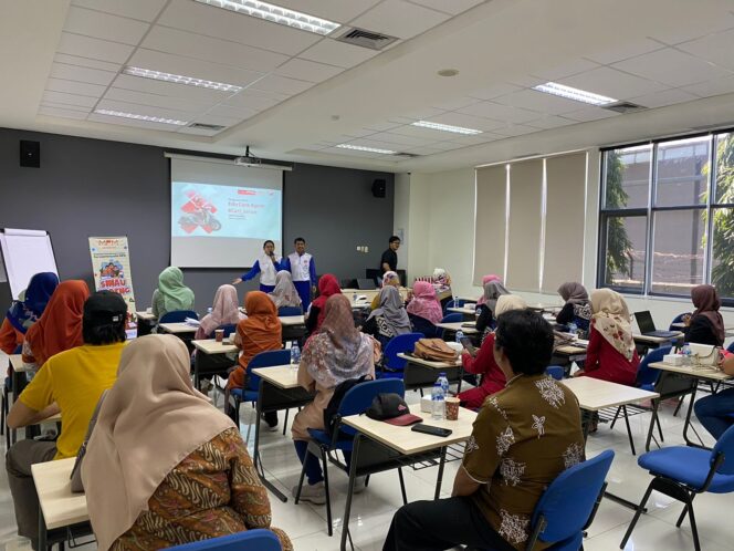 
MPM Honda Jatim Kenalkan #cari_aman Pada Guru PG TK 