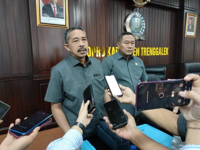 
Pansus III DPRD Trenggalek Harap RPJPD untuk Segera di Registrasi