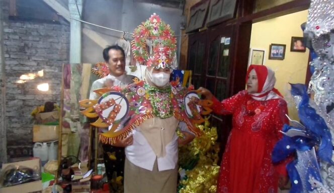 
Berkah Agustusan, Persewaan Kostum Karnaval di Pasuruan Banjir Pesanan