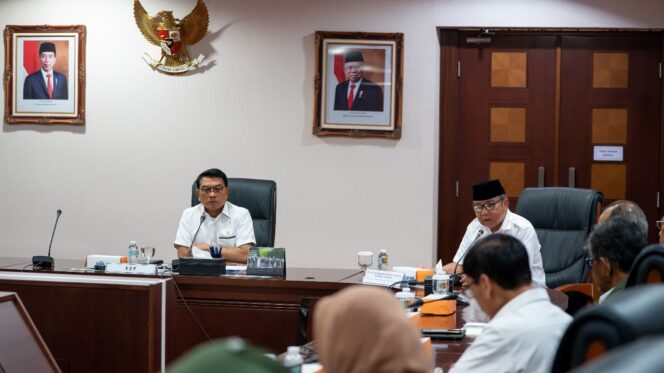 
Tim Ekonomi Presiden RI Terpilih Prabowo-Gibran dan KSP Menyiapkan Pembentukan Badan Karbon