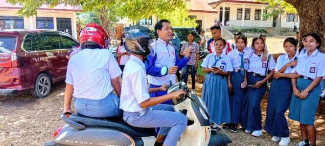 
Merdeka #Cari_Aman, MPM Honda Jatim Edukasi 550 Siswa di Nusa Tenggara Timur