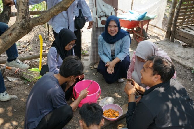
Universitas Yudharta Pasuruan Beri Pendampingan Pembuatan Pupuk Organik dan Pestisida Nabati di Perkumpulan Tani Sukorejo