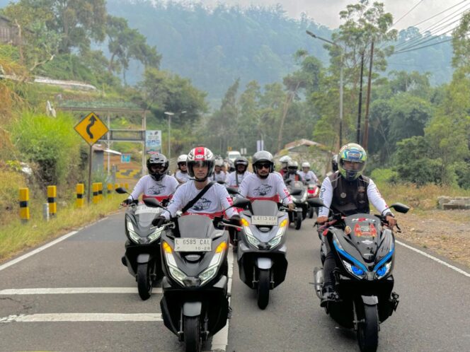 
Riding Bersama 1.250 Pecinta Honda PCX, Momen Kebersamaan dan Keseruan di Jalan