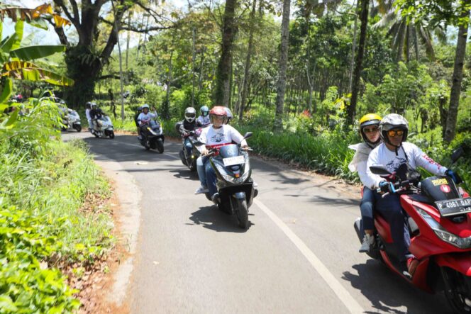 
1000 Konsumen Nikmati Touring Seru dan Penuh Kebersamaan di Honda PCX Day