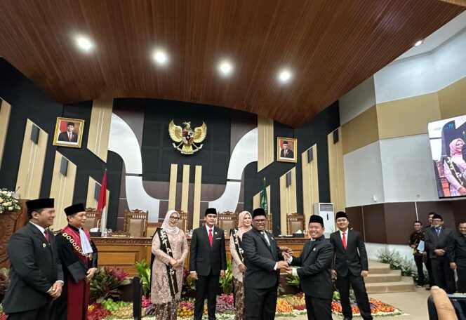 
Samsul Hidayat Resmi Jabat Ketua DPRD Kabupaten Pasuruan