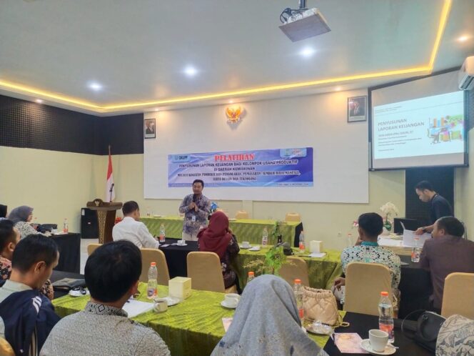 
DKUPP Berikan Pelatihan Penyusunan Laporan Keuangan Bagi Kelompok Usaha Produktif di Daerah Kemiskinan