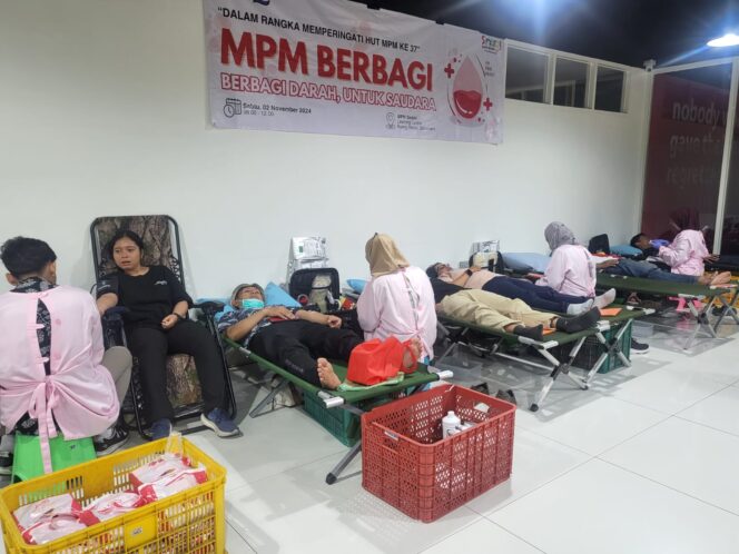 
Meriahkan HUT ke-37, MPM Honda Jatim Gelar Serangkaian Kegiatan Sosial untuk Masyarakat dan Karyawan