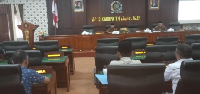 Banggar DPRD Trenggalek Terima Laporan dari Komisi-komisi Tentang Pembahasan RAPBD 2025