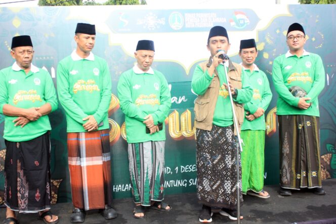 
Jalan Sehat Sarungan, Mas Adi Sampaikan Pentingnya Sinergi dan Kolaborasi