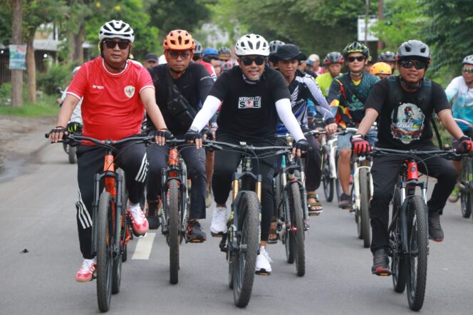 
Ribuan Goweser Ramaikan Prabu Fun Bike 2024