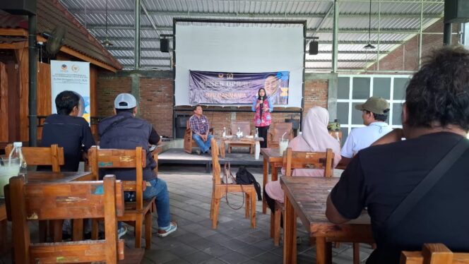 
Anggota DPR RI Komisi VIII Desak Petugas Ungkap Pelaku Mesum di GOR Sasana Krida Probolinggo 