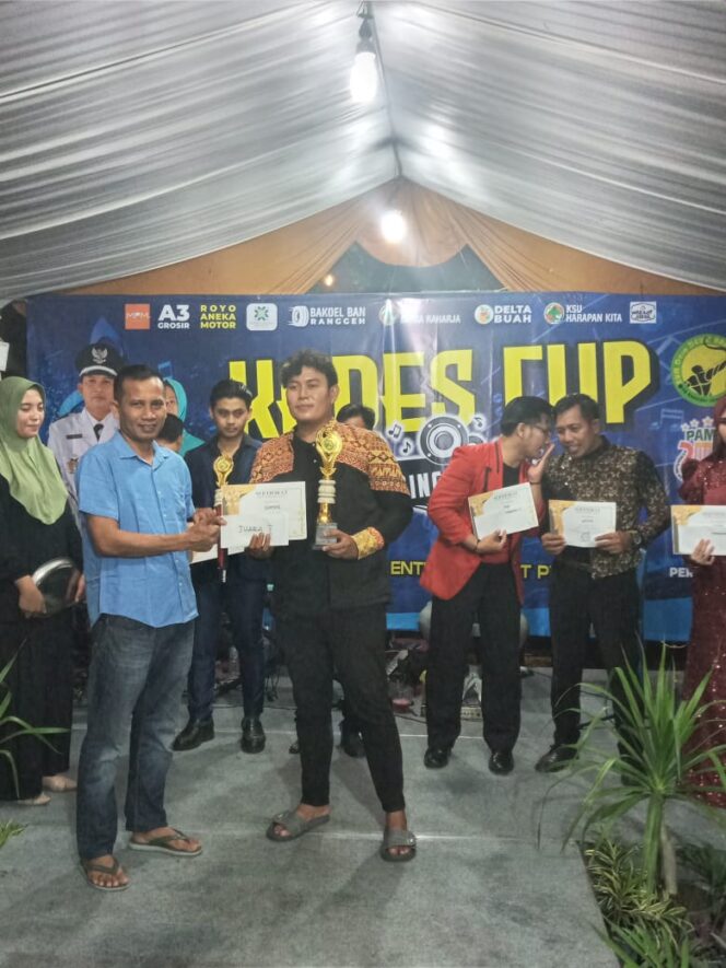 
Puluhan Peserta dari Berbagai Daerah Unjuk Kebolehan Lomba Menyanyi Dangdut