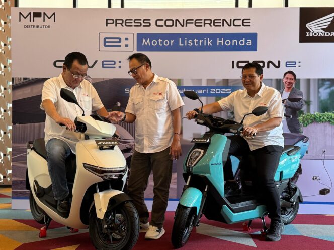 
Perdana di Jawa Timur, MPM Honda Jatim Luncurkan Honda CUV e: dan ICON e: 