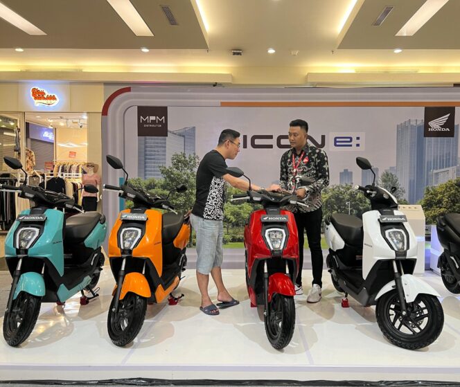 
Launching Honda CUV e dan ICON e, MPM Honda Jatim Hadirkan Testride di Dalam Mall