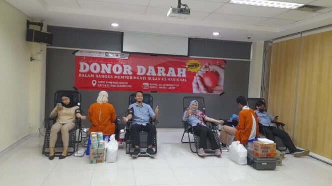 
Peringati Bulan K3 Nasional, MPM Honda Jatim Berbagi Melalui Aksi Donor Darah
