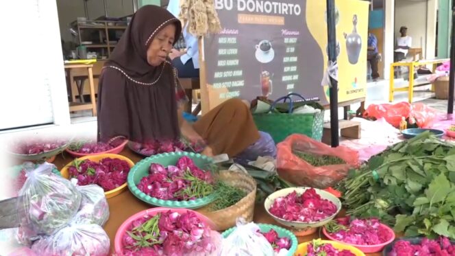 
Berkah Penjual Bunga Tabur di Kota Madiun Laris Manis
