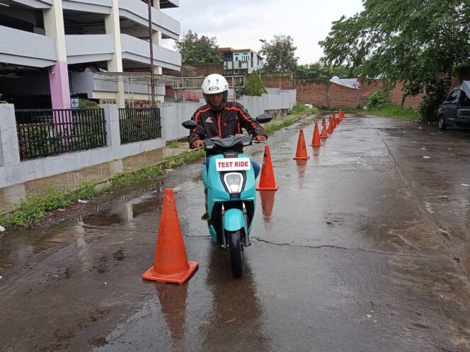 
Pengalaman Tak Terlupakan! Test Ride Honda CUV e: dan ICON e: di Malang Town Square