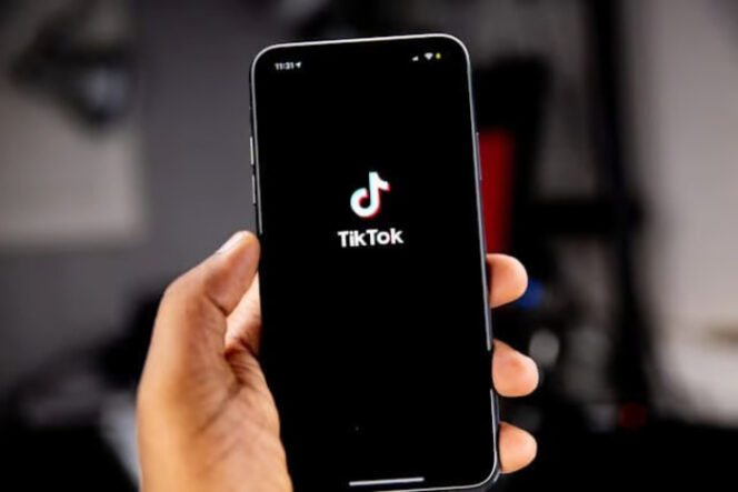 
8 Cara Tambah Followers TikTok Yang Cepat, Aman, dan Efektif