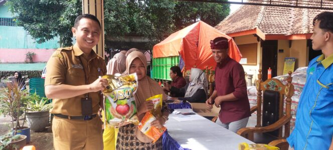 
Pemkab Probolinggo Gelar Pasar Murah Bersubsidi Ramadan 1446 Hijriyah