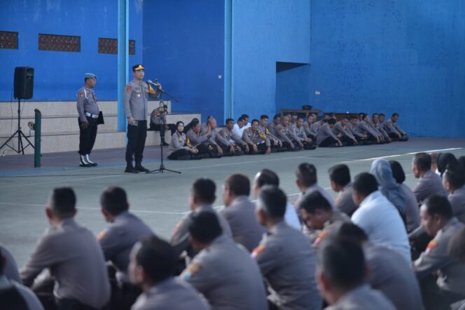
Kapolres  Situbondo Imbau Anggotanya Tingkatkan Kegiatan Selama Ramadan 