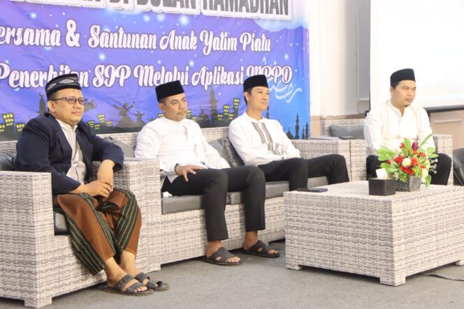 
Buka Bersama Anak Yatim Piatu, Bupati Haris Ajak IDI Sinergi Sukseskan Program Kesehatan