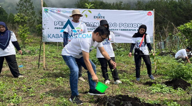 
Peringati Hari Bumi, ABC Indonesia Tanam 1000 Pohon di Pasuruan 