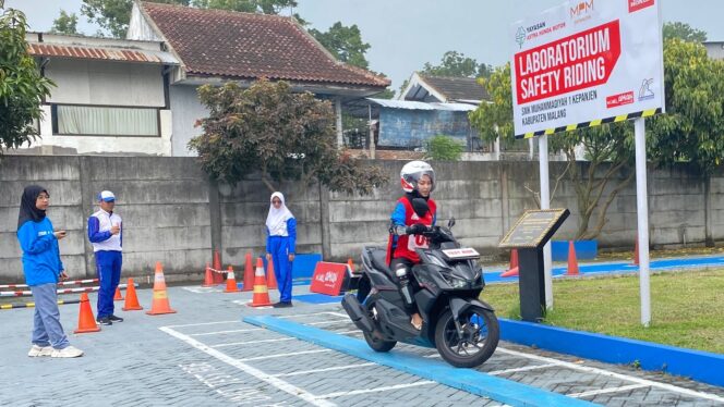
Komunitas Honda Unjuk Kemampuan Berkendara Aman di Kompetisi Regional Safety Riding Advisor 2025