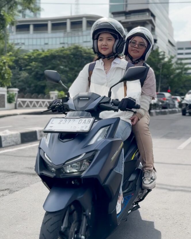 
Wanita Wajib Tahu! Tips Cari Aman Berkendara di Malam Hari