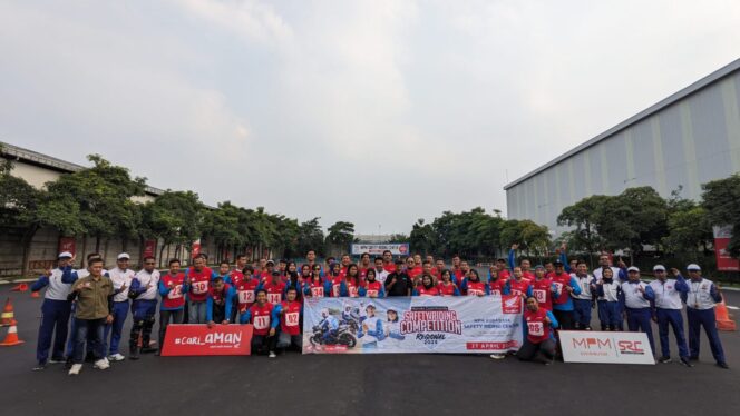 
Semangat #Cari_Aman, Komunitas Honda Surabaya Adu Skill di Kompetisi Safety Riding Advisor 2025