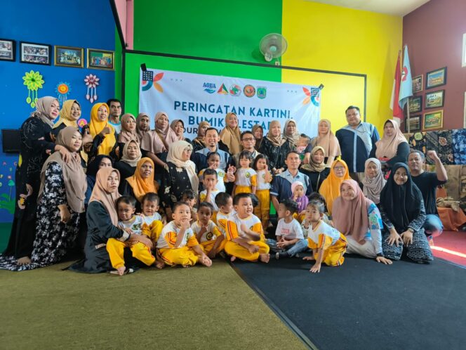 
Aqua Pasuruan bareng Mitra Program Gelar Kolaborasi Bersama Peringatan Hari Bumi dan Kartini