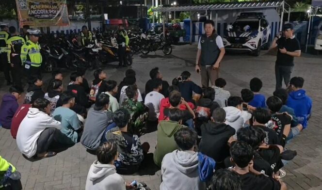 
Razia Balap Liar di Pasuruan, Puluhan Motor dan Remaja Diamankan
