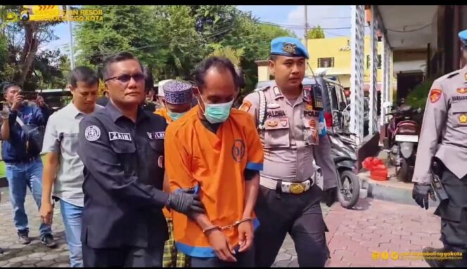 
Polres Probolinggo Kota Ungkap Pengiriman Sabu 1 KG, 3 Tersangka Diamankan