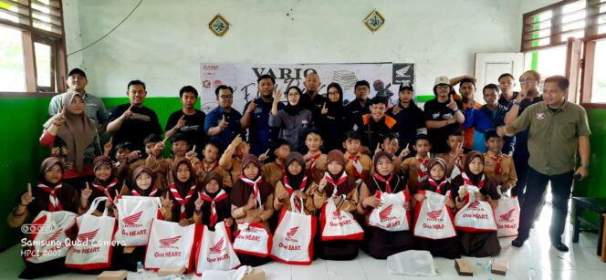 
Vario EduRide 2025: Edukasi dan Aksi Sosial Komunitas Honda Meriahkan Hari Pendidikan Nasional di Sidoarjo
