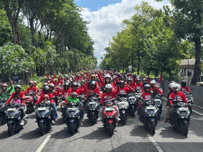 
Parade Vario160 Surabaya Digelar Meriah, 2.500-an Riders Padati Kota Pahlawan!