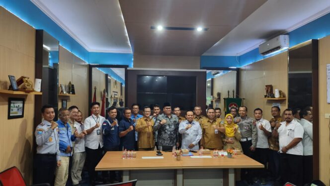 
BPPKAD Probolinggo Berikan Sosialisasi Penggunaan TTE pada Aplikasi Loketsae