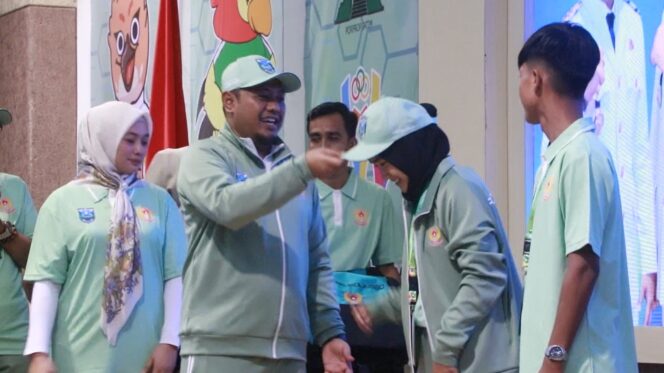 
Wabup Fahmi Lepas Kontingen Kabupaten Probolinggo ke Ajang Porprov Jatim IX 2025