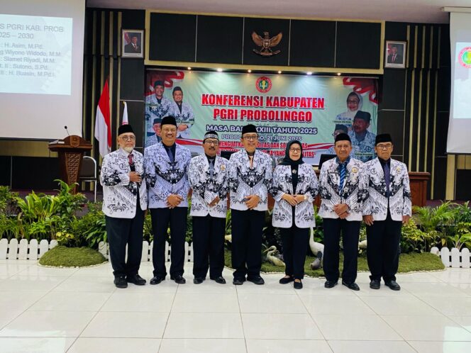 
Aklamasi, H. Asim Kembali Terpilih Sebagai Ketua PGRI Kabupaten Probolinggo