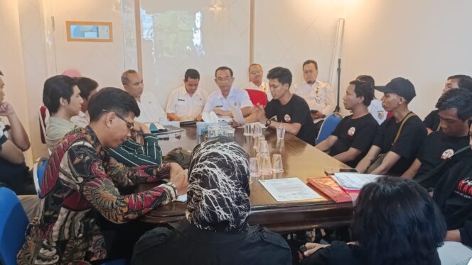 
Mediasi Buntu, Serikat Pekerja SBMB Geram Disnaker Kicep Hadapi Perusahaan