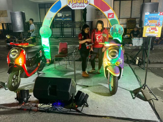 
Scoopy Fashion Music Corner Hadir Serentak 4 Kota di Jawa Timur, Generasi Muda Tampil Stylish dan Penuh Gaya!