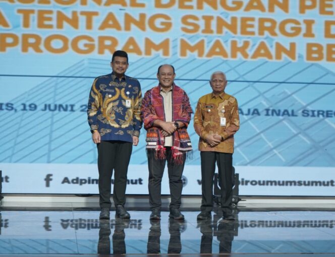 
Bupati Taufik Tanda Tangani Nota Kesepahaman Program Makan Bergizi Gratis