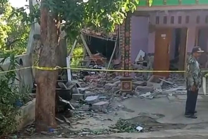 
Rumah Tukang Servis HP di Pasuruan Meledak, Satu Orang Luka Parah