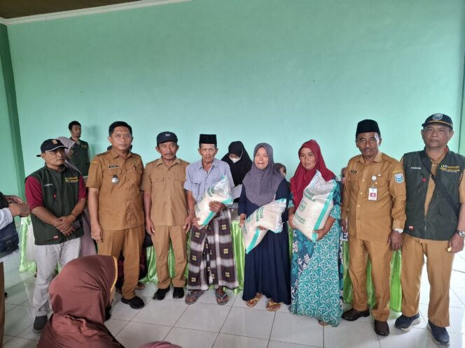 
Pemkab Salurkan Bantuan Cadangan Pangan Pemerintah 27,050 Ton Beras