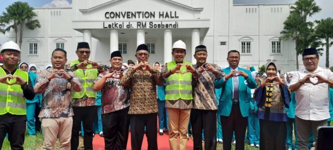 
Bupati Fawait Apresiasi Peran Universitas dr. Soebandi Kembangkan SDM di Jember